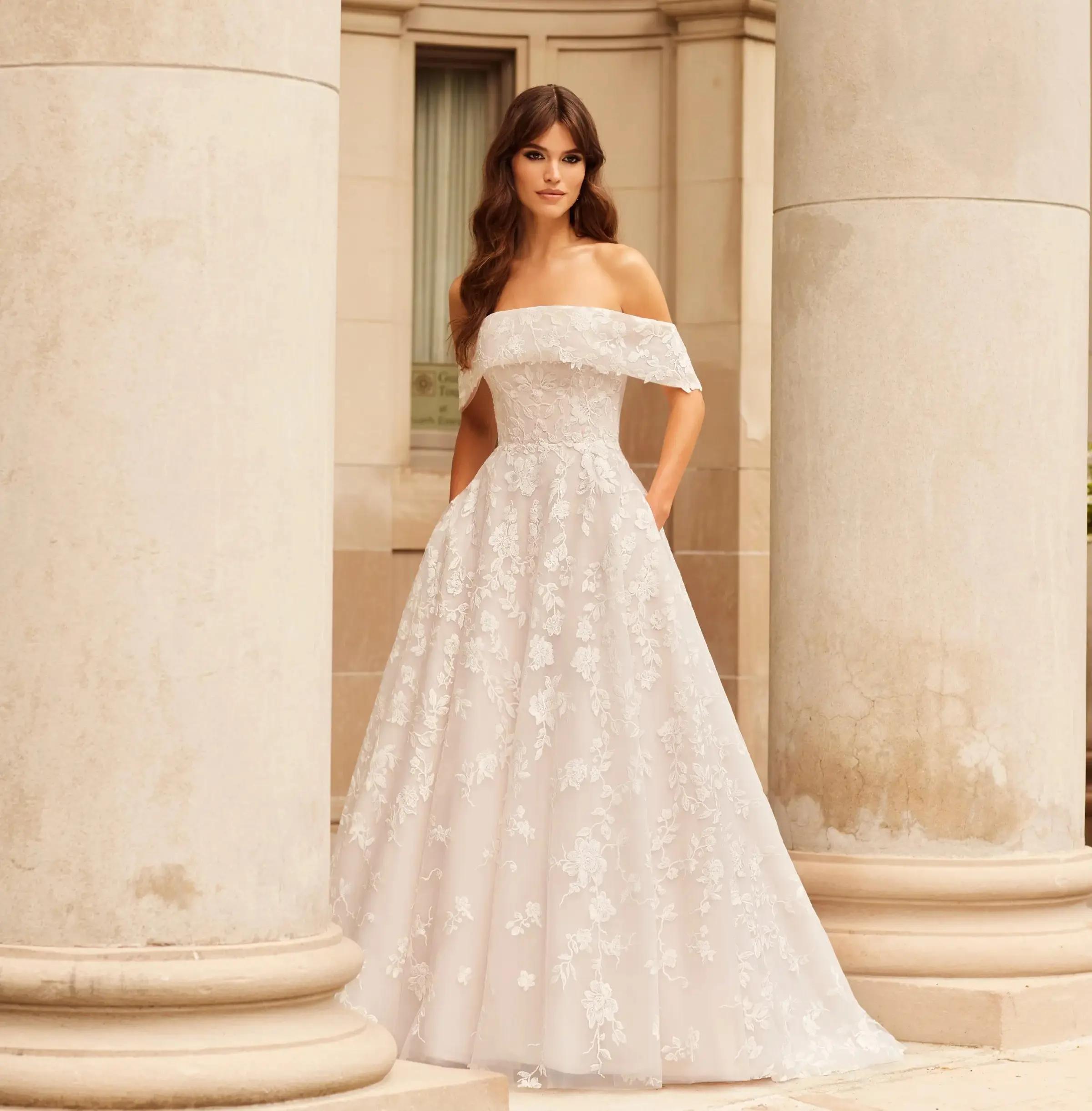 The Power Of The Lace: The Most Beautiful Wedding Dresses With Lace Image